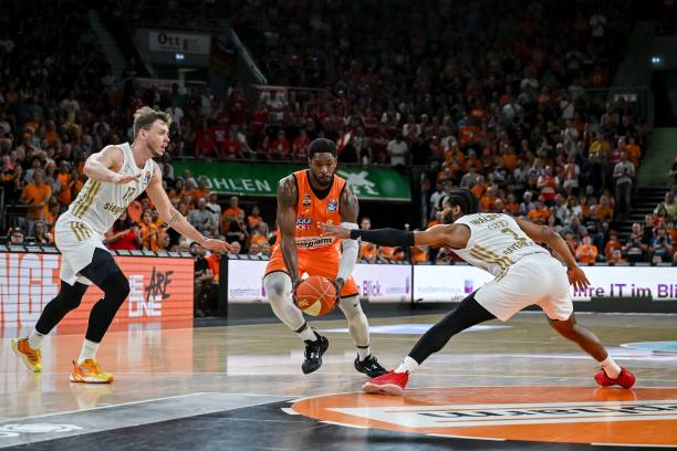 展的肯定 展的肯定